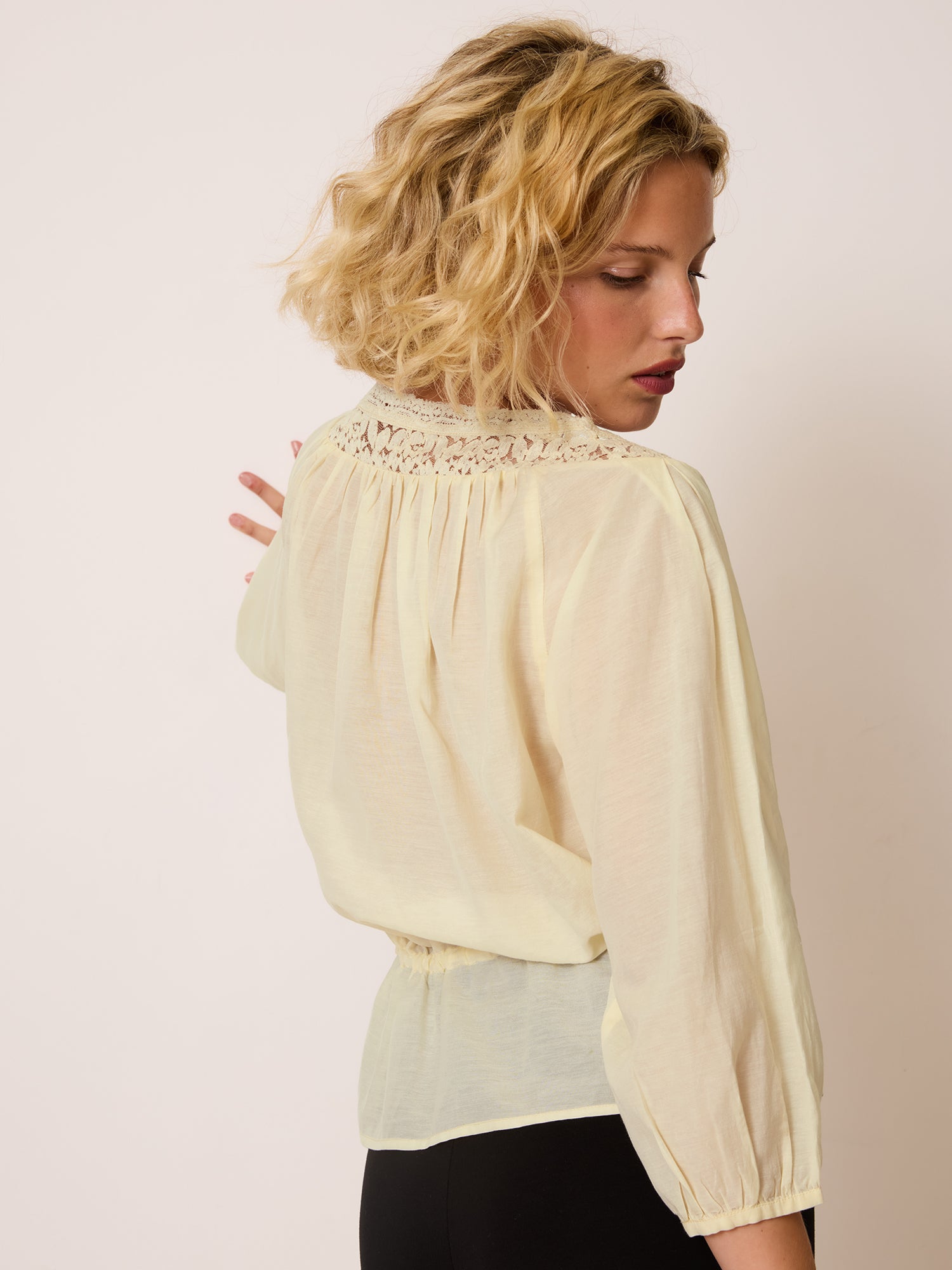 ABIGAEL Blouse ABIGAEL Blouse